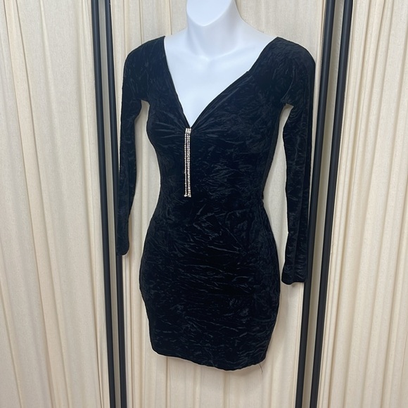 ELEGANT COCKTAIL VELOUR MINI DRESS WITH FALLING RHINESTONES SIZE SMALL - Picture 3 of 11